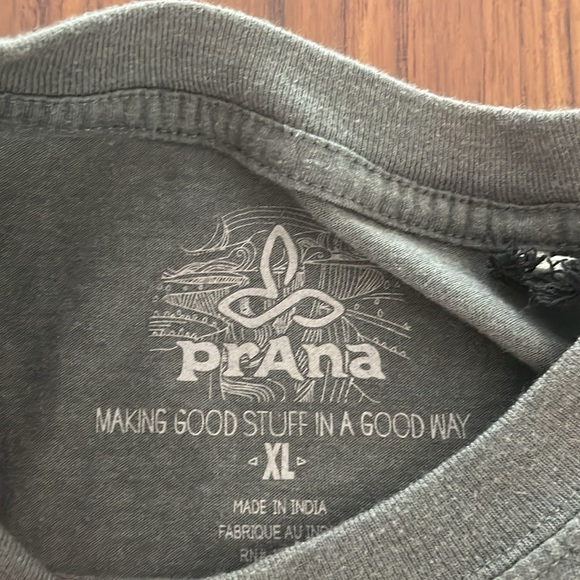 Prana Shirt - Picture 2 of 2